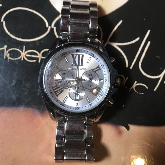 Micheal Kors watch - Picture 4 of 4